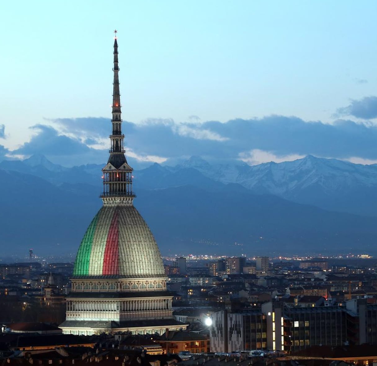 torino mole antonelliana tricolore